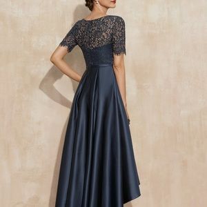 POCKETS ALine Scoop Neck Asymmetrical Satin Lace Mother